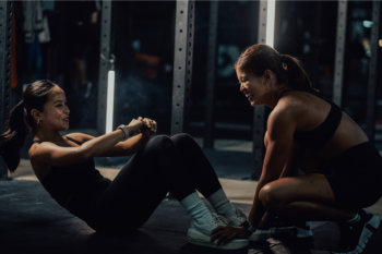 筋トレ　夜トレーニング　ボディメイク