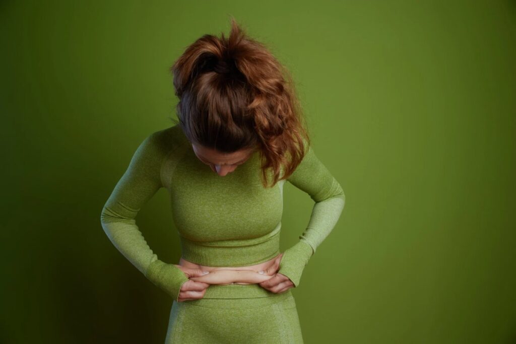 ビール腹　ぽっこりお腹　女性