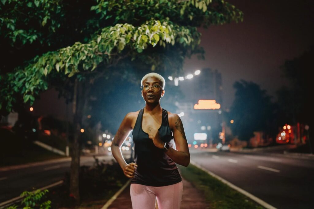 夜　ランニング　不健康